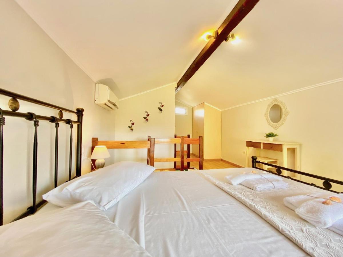 Asteraki Beach House By Dadovillas Akharavi Extérieur photo