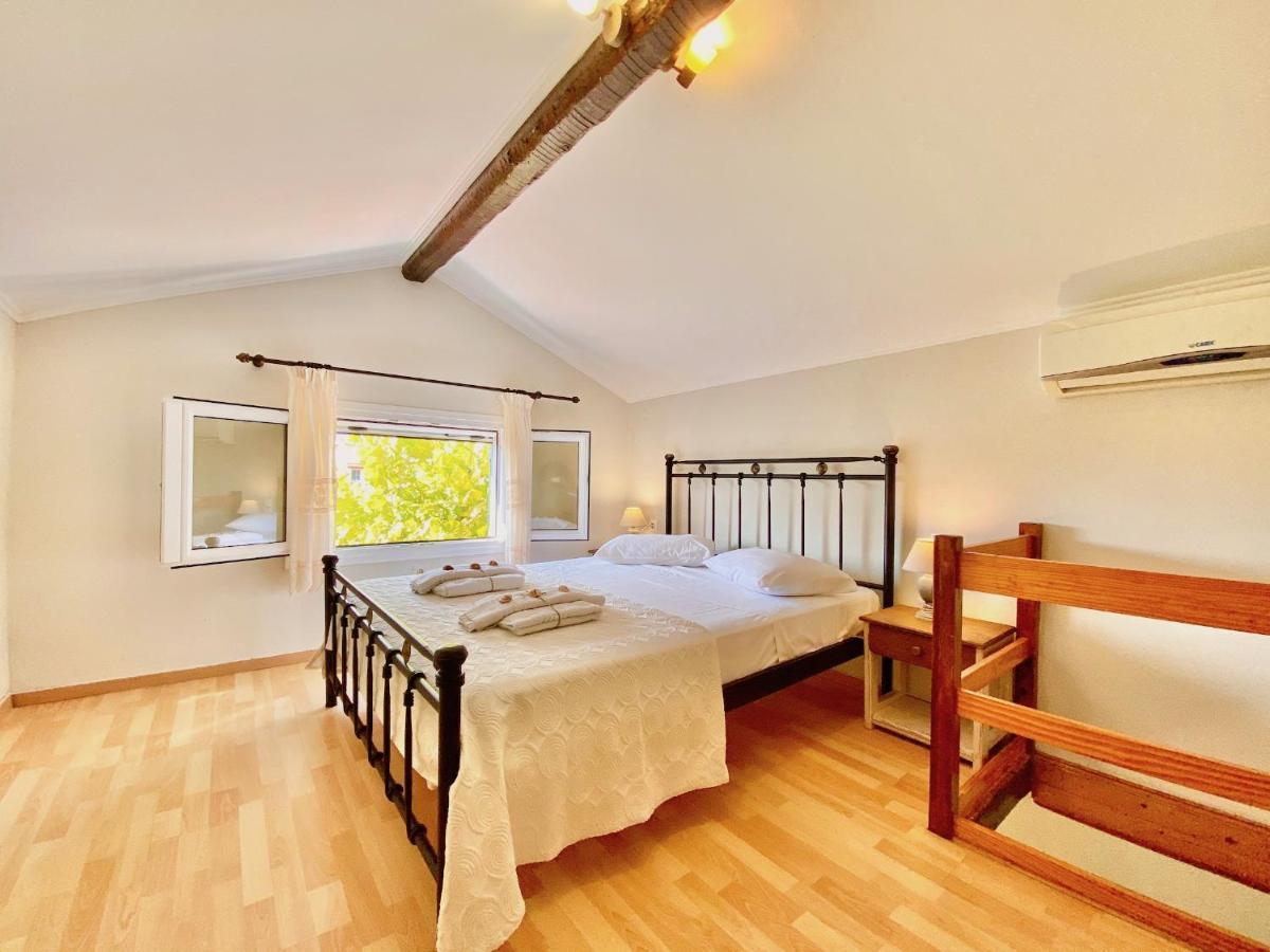 Asteraki Beach House By Dadovillas Akharavi Extérieur photo